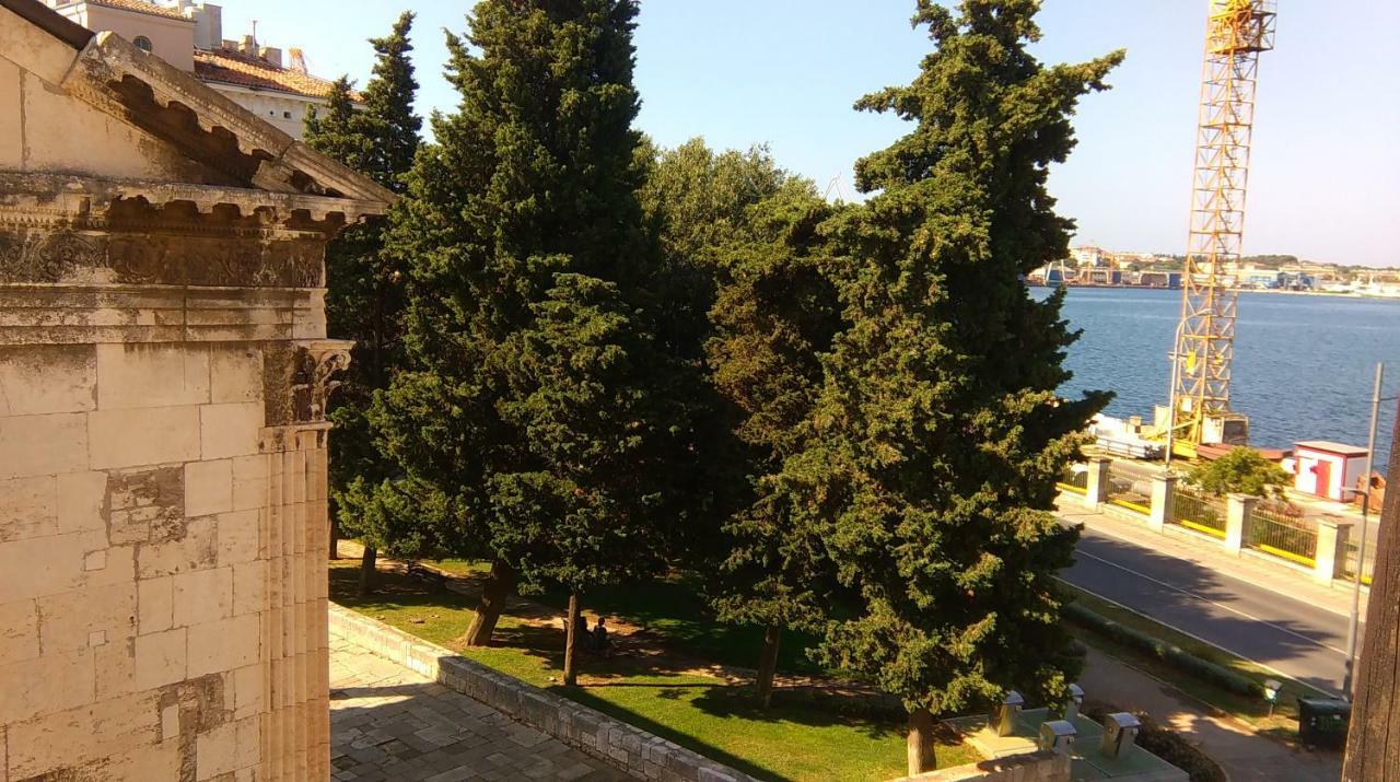 Central Augustus App Pula Dış mekan fotoğraf